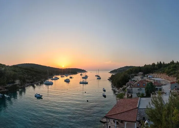 Ive Hvar Town
