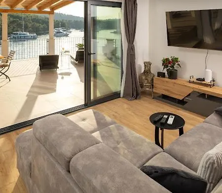 Ive Villa