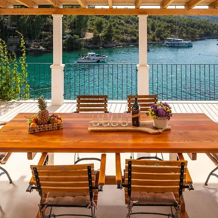 ヴィラ Ive フヴァル