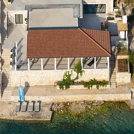 Ive Villa